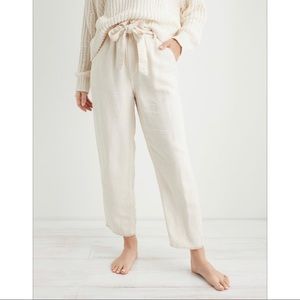 ⚪️AERIE NWOT Paperbag Pants